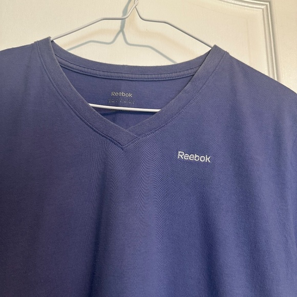 🩷Reebok T-shirt - Picture 2 of 4